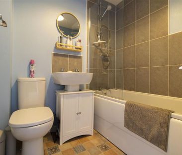 2 bedroom terraced house to rent - Photo 3