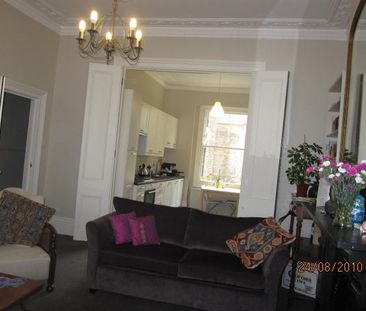 Room in a Shared House, B, W9 - Photo 1