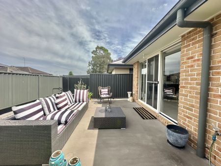 Modern and Low Maintenance living in Peaceful Elderslie - Photo 5