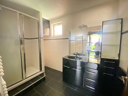 Location Appartement 3 pièces 73m² - Photo 5