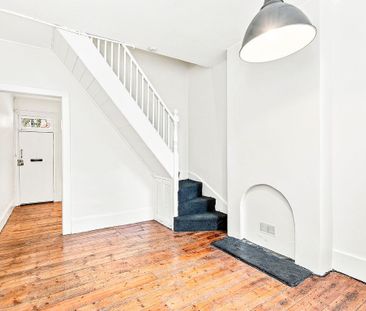 Two Bedroom Terrace Located on a quite street - Photo 6