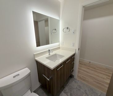 New 1 bed, 1 bath Top Floor – Clifton - Photo 2