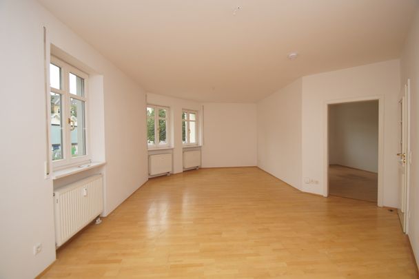 Helle 2-Raumwohnung mit Einbauküche! - Foto 1