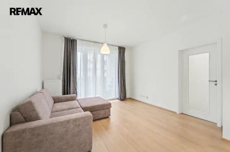 Krásný, moderní a prostorný byt 4+kk se zahradou, sklepem a garážovým stáním v Kročehlavech - Fotografie 2