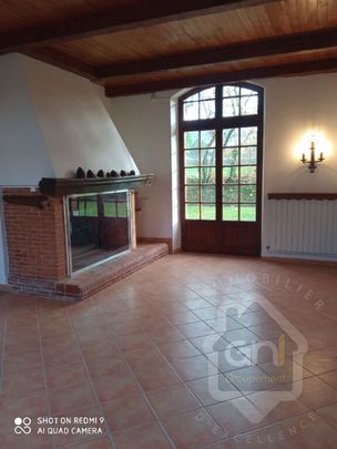 Très grande batisse T5 à Esparron de pallières, - Photo 1