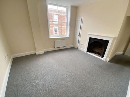 2 bedroom maisonette to rent - Photo 2