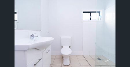 REFRESHED RESIDENCE ON RUSHTON! - Photo 4