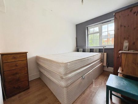 4 bedroom terraced house to rent - Photo 2