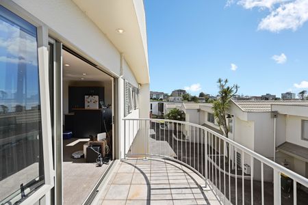 Experience modern living in this beautifully designed two-bedroom, two-bathroom apartment on sought-after Ruakiwi Road. - Photo 2