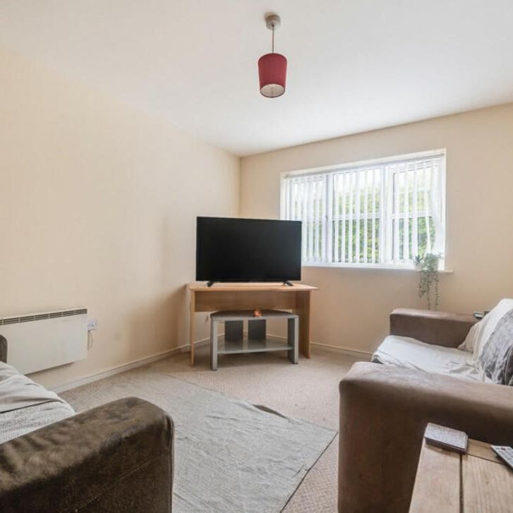 2 Bed Flat, Ladybarn Lane, M14 - Photo 1