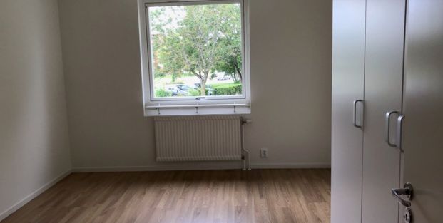 Skaraborgsgatan - Foto 1