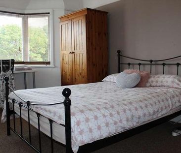 Bedroom Property In Winton, BH9 - Photo 4