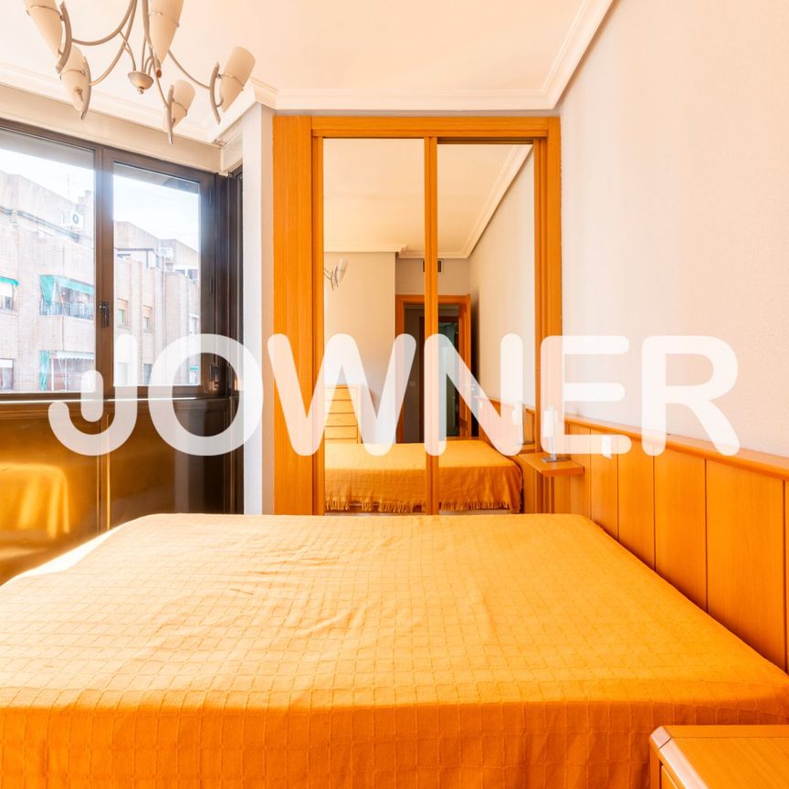 Piso de alquiler en Calle del Labrador, Acacias - Photo 1