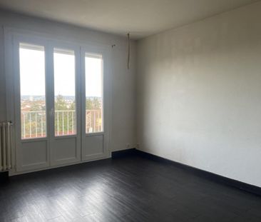 APPARTEMENT T4 A LOUER A RIORGES - MAIRIE - Photo 2