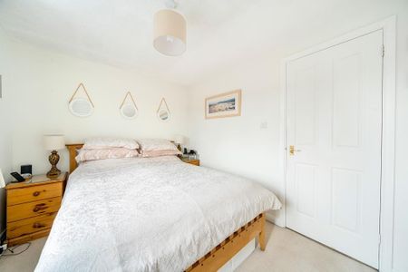 2 bedroom end of terrace house to rent - Photo 5