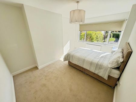 5 bedroom semi-detached house to rent - Photo 3