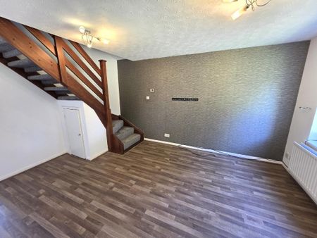 2 bedroom terraced house to rent - Photo 2
