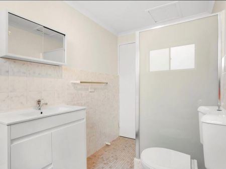 Croydon Park - Photo 2