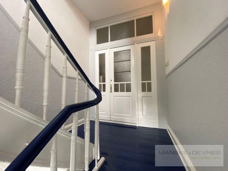 Tolle Altbauwohnung mit Süd-Balkon, Einbauküche und vielen Extras - Photo 2