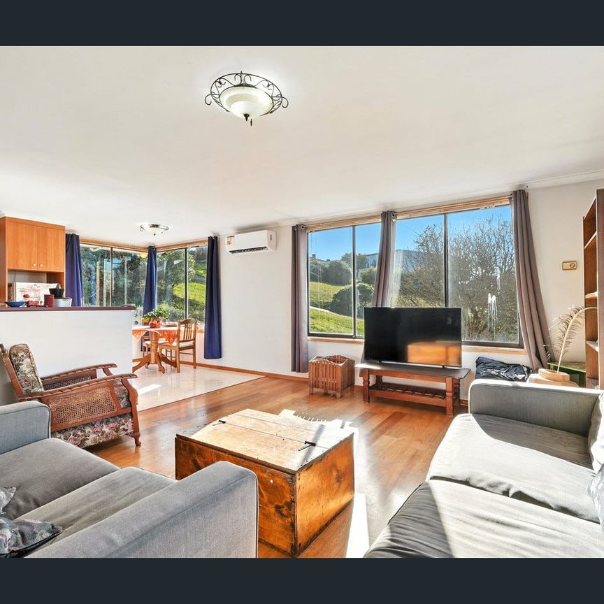 Sunny two bedroom home - Photo 1