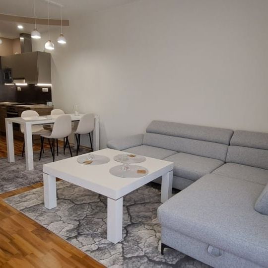 Mieszkanie do wynajęcia 2 pokoje Pokorna, Warszawa 39.64 m² - Фото 1