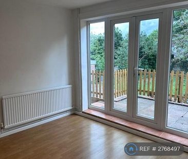 4 bedroom semi-detached house to rent - Photo 1