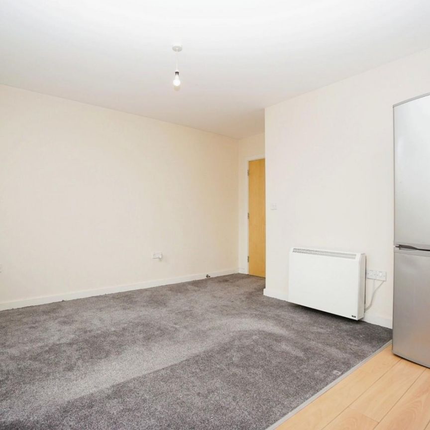 1 bedroom Flat To Let - Photo 1