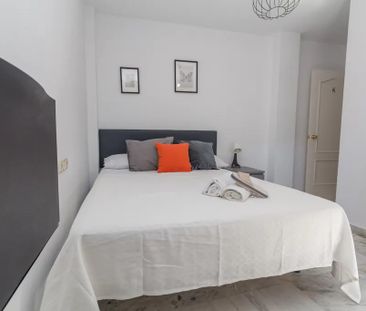 Calle Martínez de la Rosa, Málaga, Andalusia 29010 - Photo 5