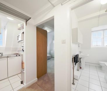 Studio to rent - Photo 6