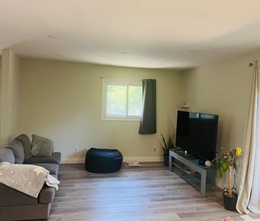 For Lease - 611 ANDERSON Street, Whitby, Ontario - Photo 5