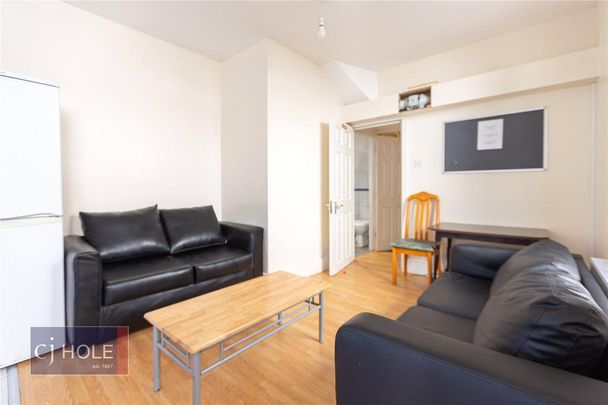 6 bedroom terraced house to rent - Photo 1