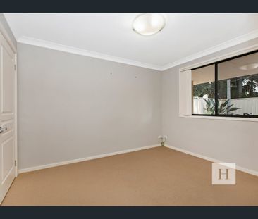 5B Hazel Cl, Berkeley Vale, NSW 2261 - Photo 5