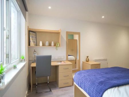 Premier Plus Ensuite - Photo 5