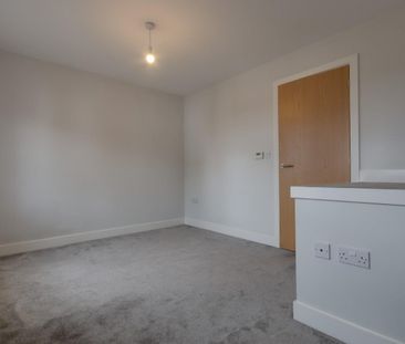 Drovers Way, Newent, GL18 - Photo 2