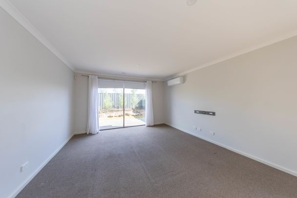 37 Adelong Bvd, Cobblebank VIC 3338 - Photo 1