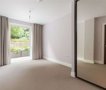 Two bedroom apartment in a unique landmark development at the edge of the Pantiles - Photo 1