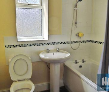 2 bedroom end of terrace house to rent - Photo 6