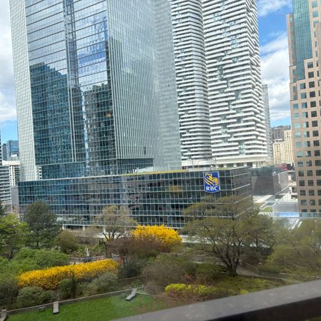 For Lease - 33 Harbour Square Unit# 1217, Toronto, Ontario - Photo 3