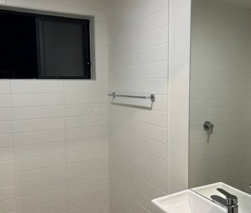 Holland Park - Photo 6