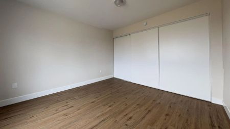 2654 Old Montreal Rd — 1 Bedroom + Flex - Photo 3
