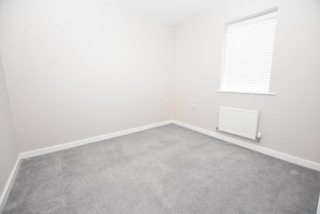 4 bedroom House To Let - Photo 4