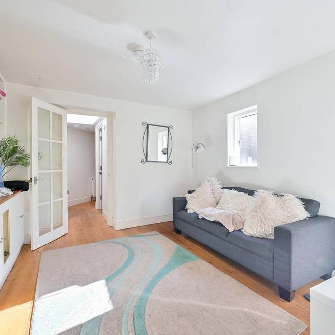 3 bedroom flat to rent - Photo 1