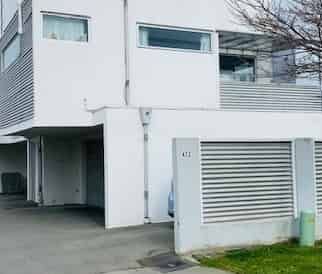 3 bedroom townhouse with 1 bathroom - Photo 4