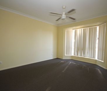Spacious 4-Bedroom Home in Forest Lake - Photo 5