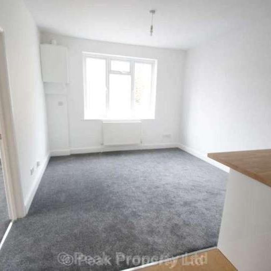 Pall Mall, Leigh On Sea, SS9 - Photo 1