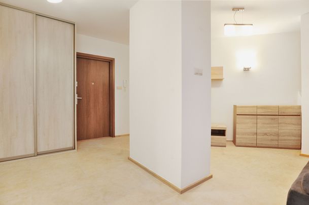 Kawalerka świeżo po remoncie - Zdjęcie 1