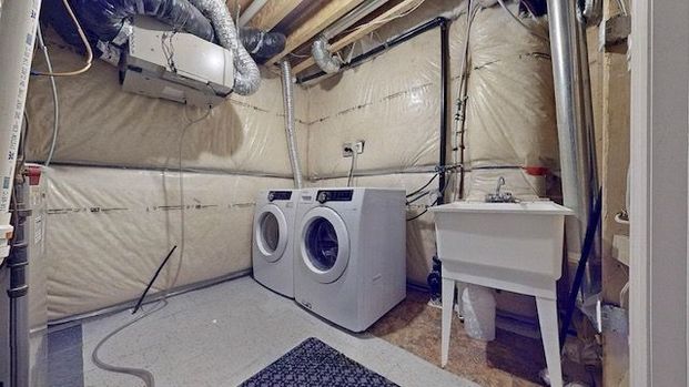 For Lease - 10 Betony Drive, Richmond Hill, Ontario - Photo 1