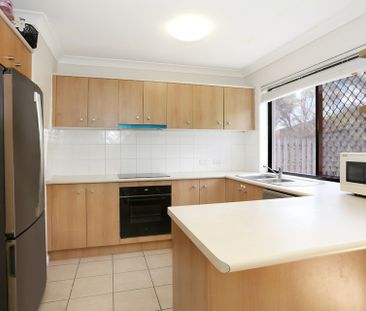 MODERN TOWNHOUSE WITH POOL IN COMPLEX - Photo 4