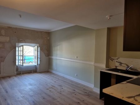 Superbe T1 de prestige avec vue sur les Quais - Photo 2