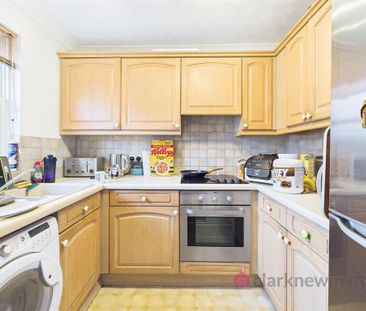 2 bedroom maisonette to rent - Photo 6